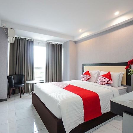 OYO 1318 Hotel Prince Boulevard Manado Buitenkant foto