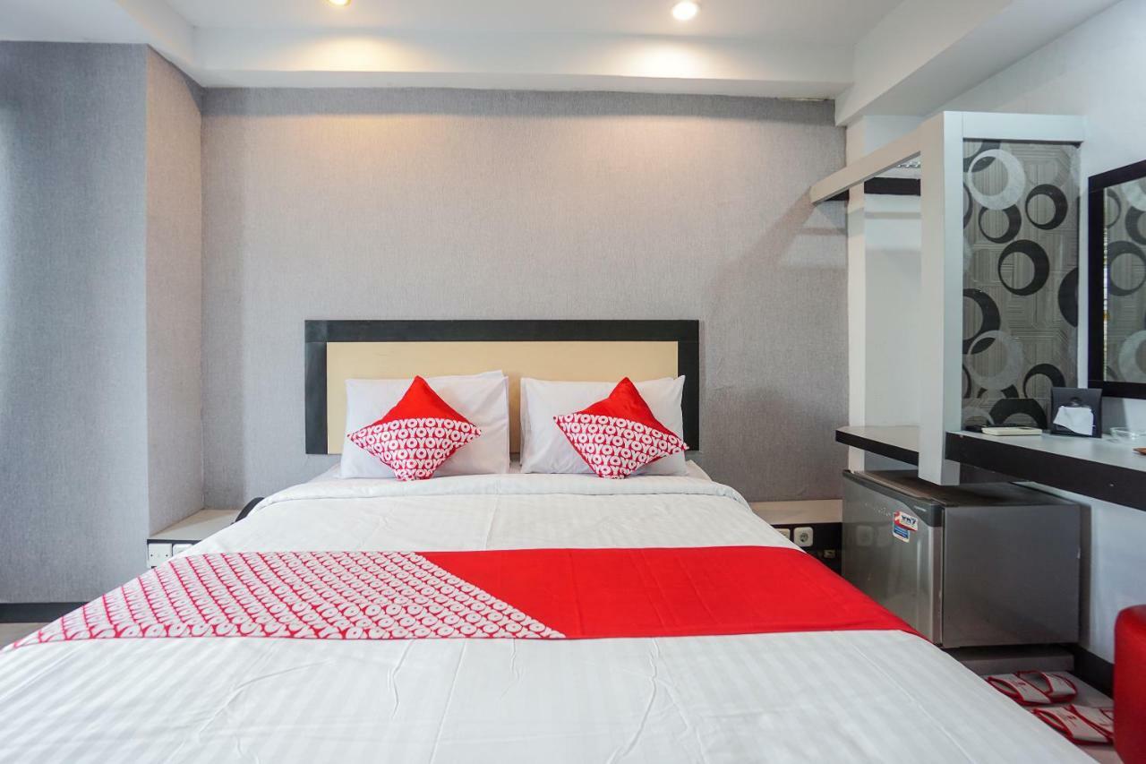 OYO 1318 Hotel Prince Boulevard Manado Buitenkant foto