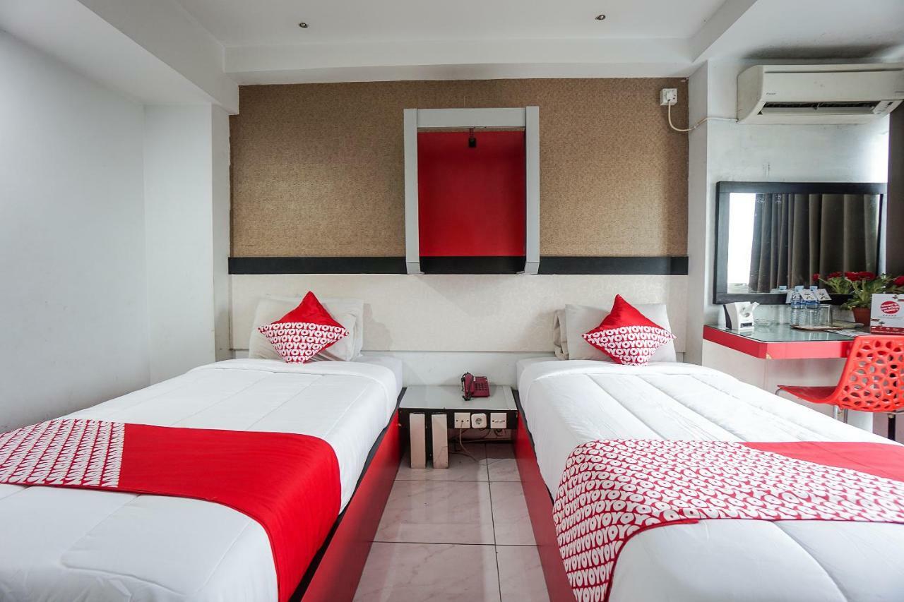OYO 1318 Hotel Prince Boulevard Manado Buitenkant foto